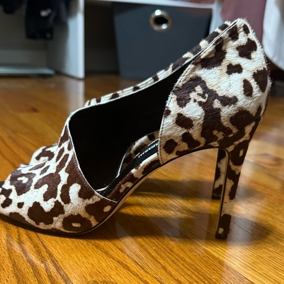 Never worn outside. - Picture 3 of 5